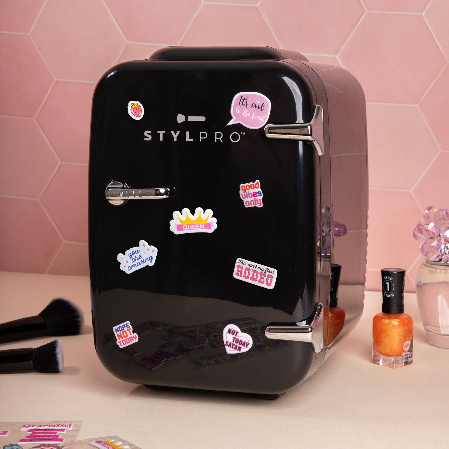 STYLPRO Black & Silver Beauty Fridge